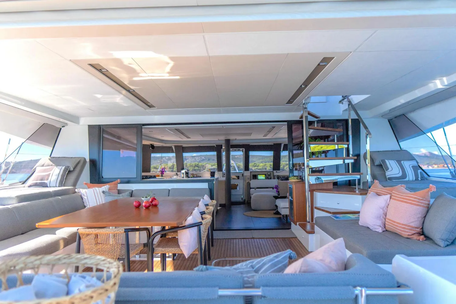 yacht-569053