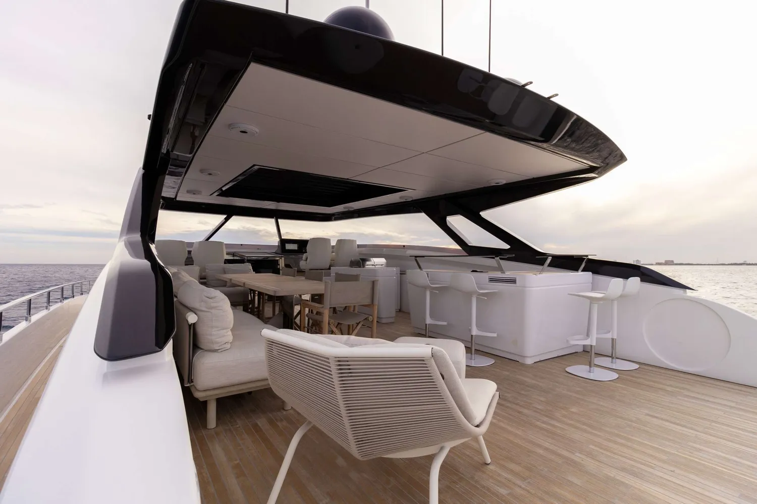 yacht-572876