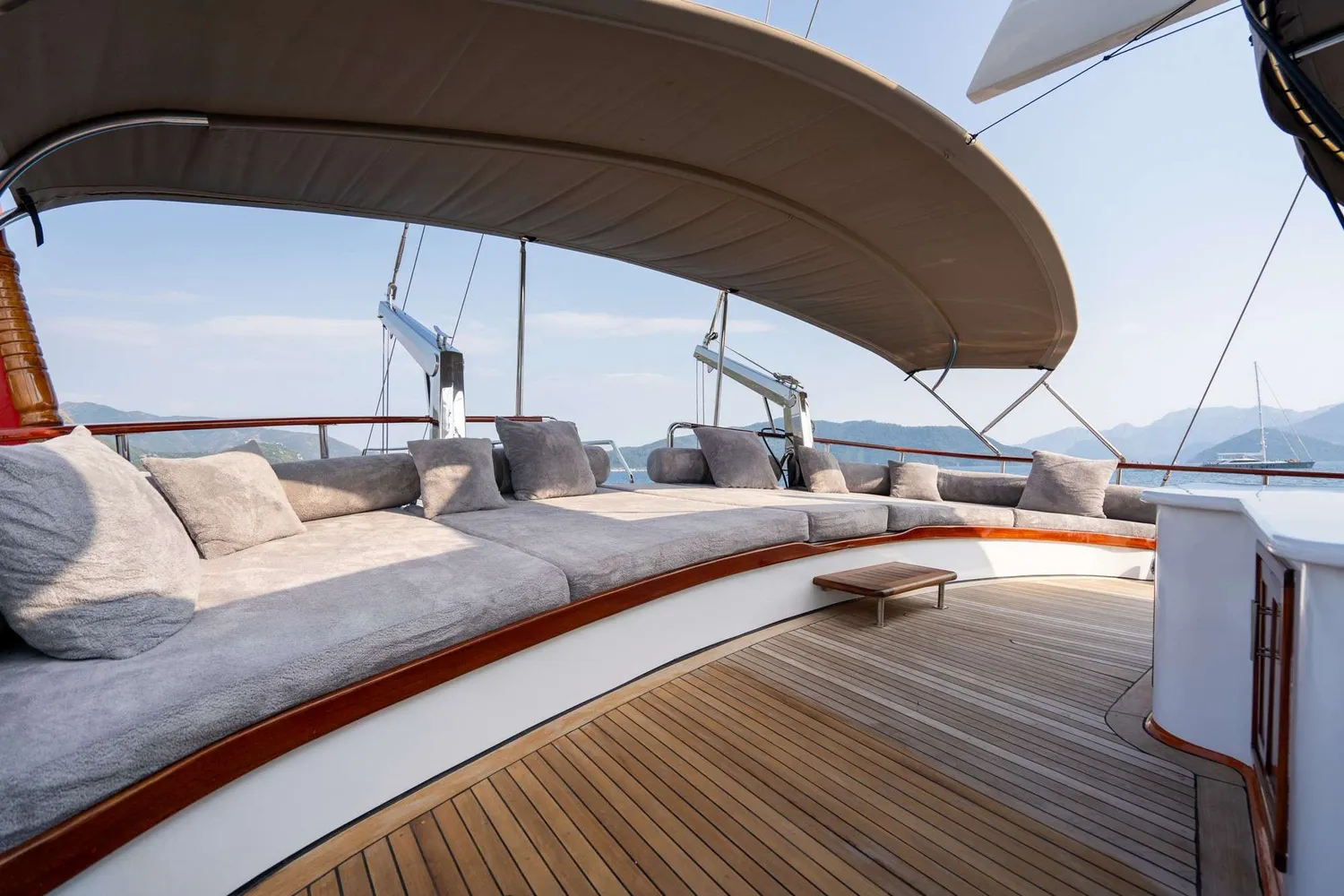 yacht-601373