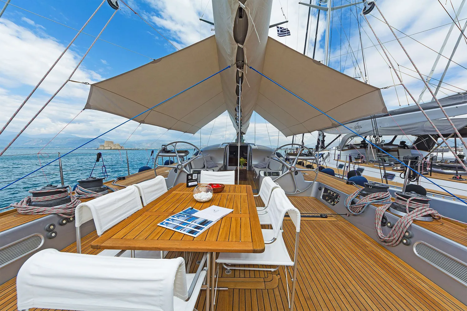 yacht-586656