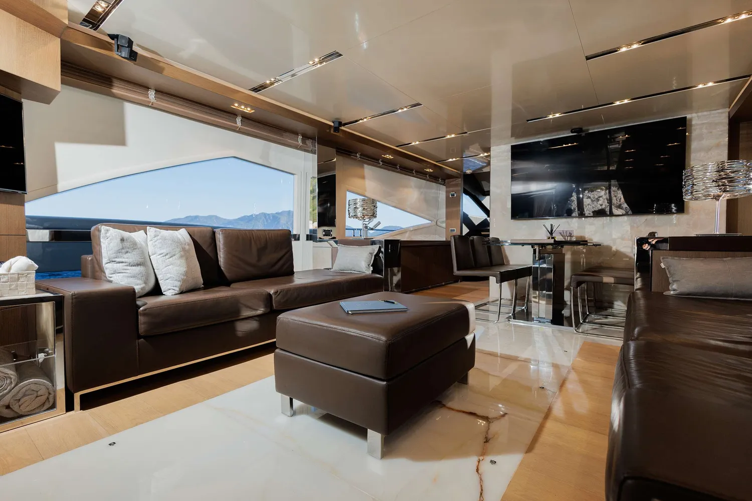 yacht-601743
