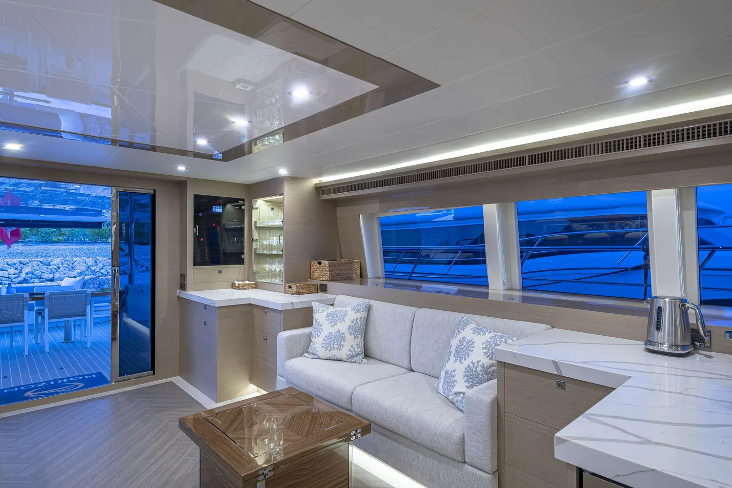 yacht-574008