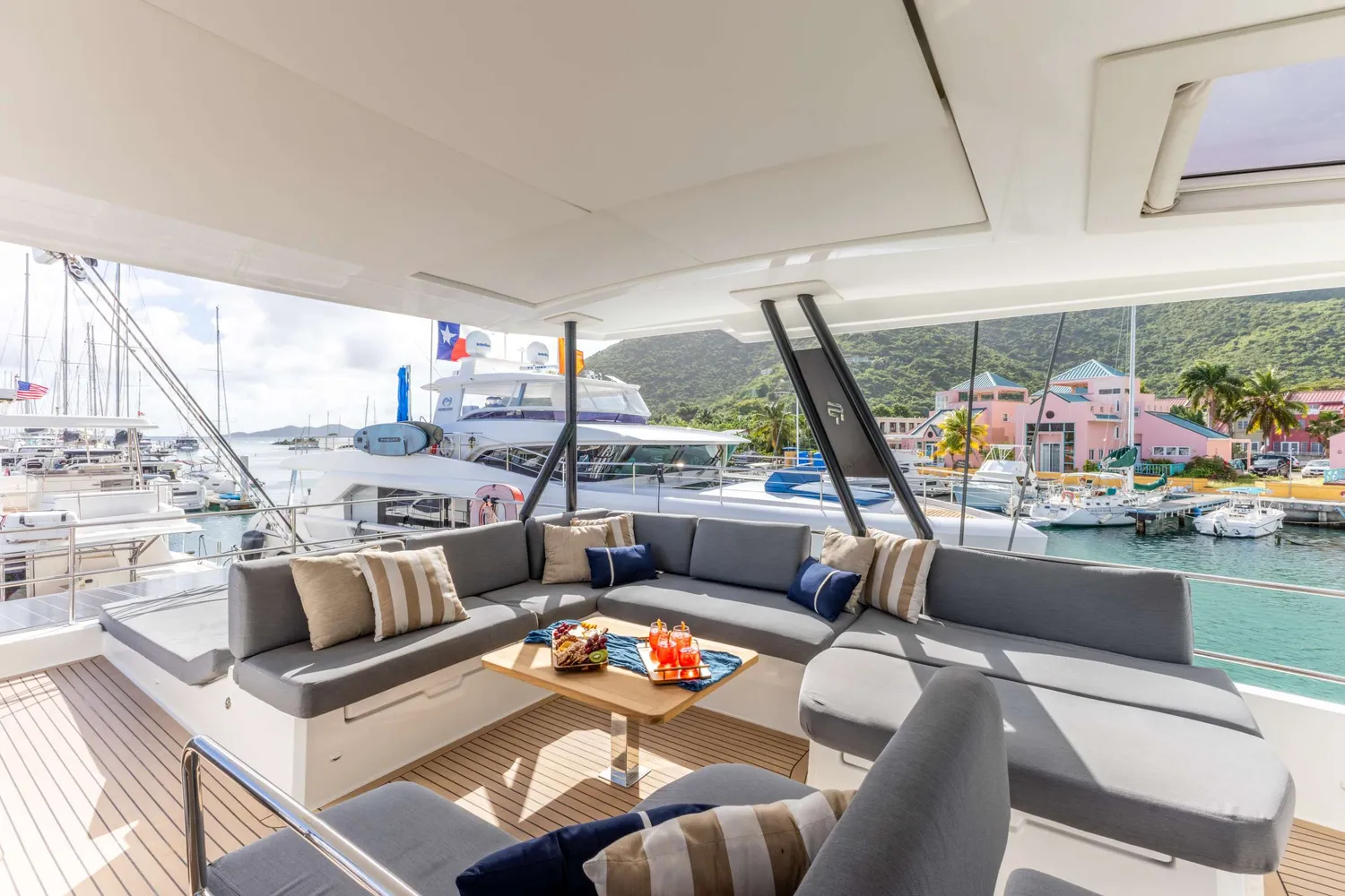 yacht-582022