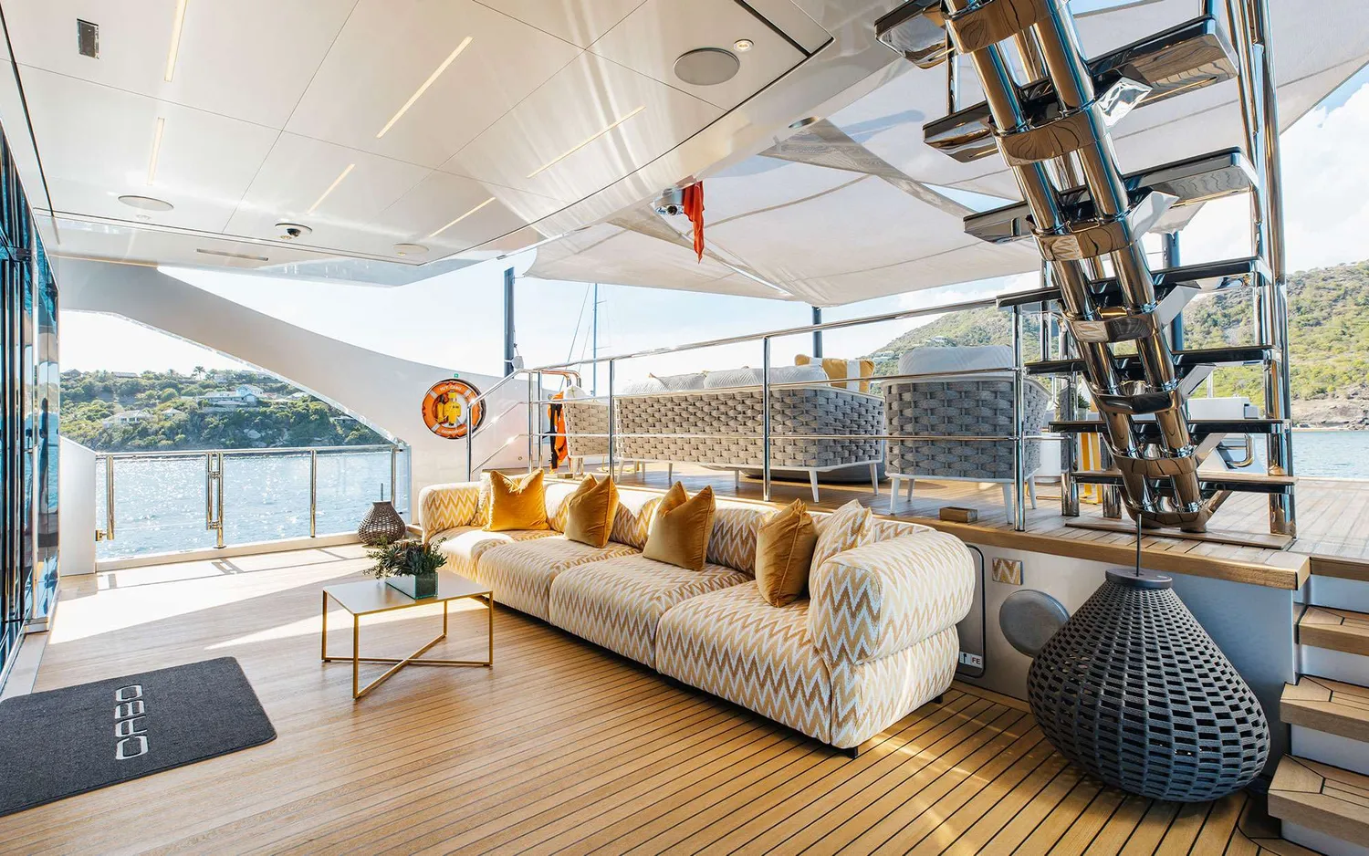 yacht-571813