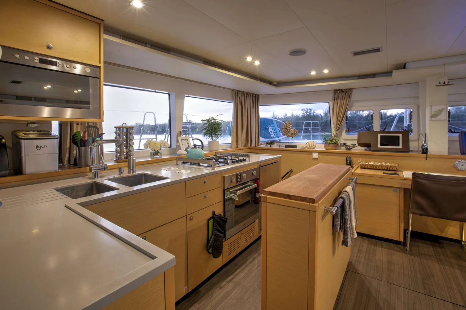 yacht-596641
