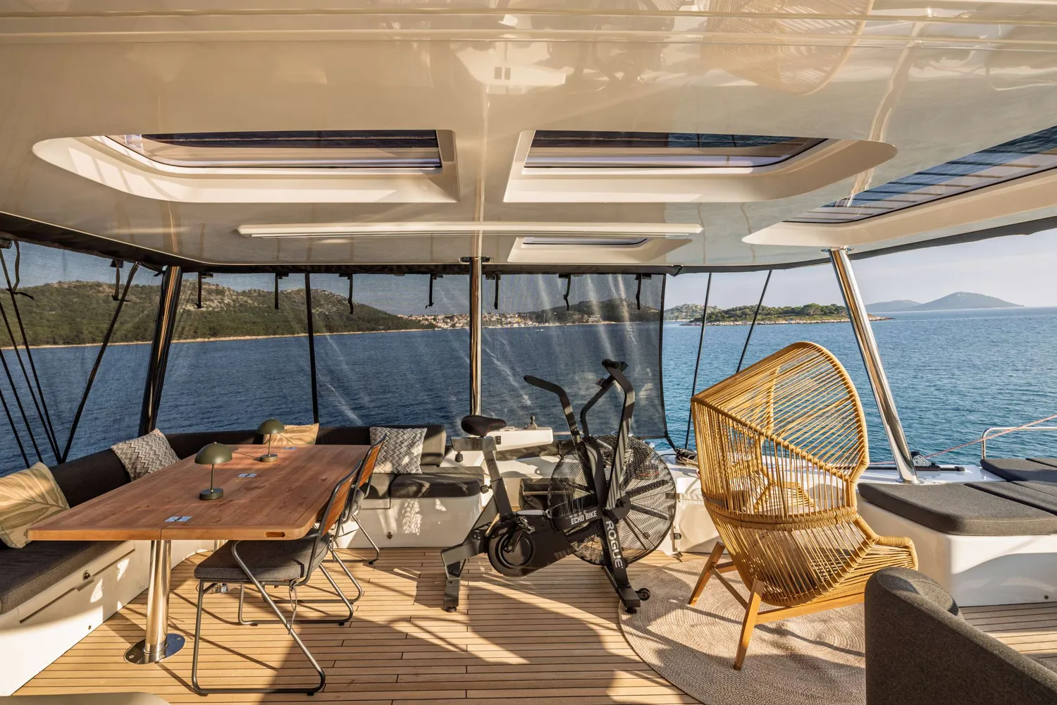 yacht-570997