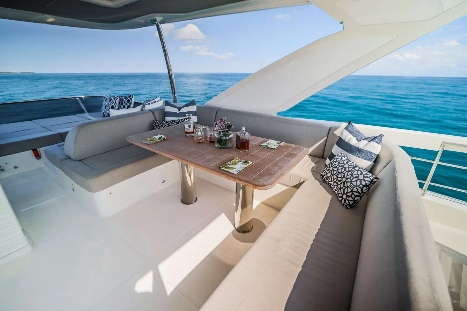 yacht-562186