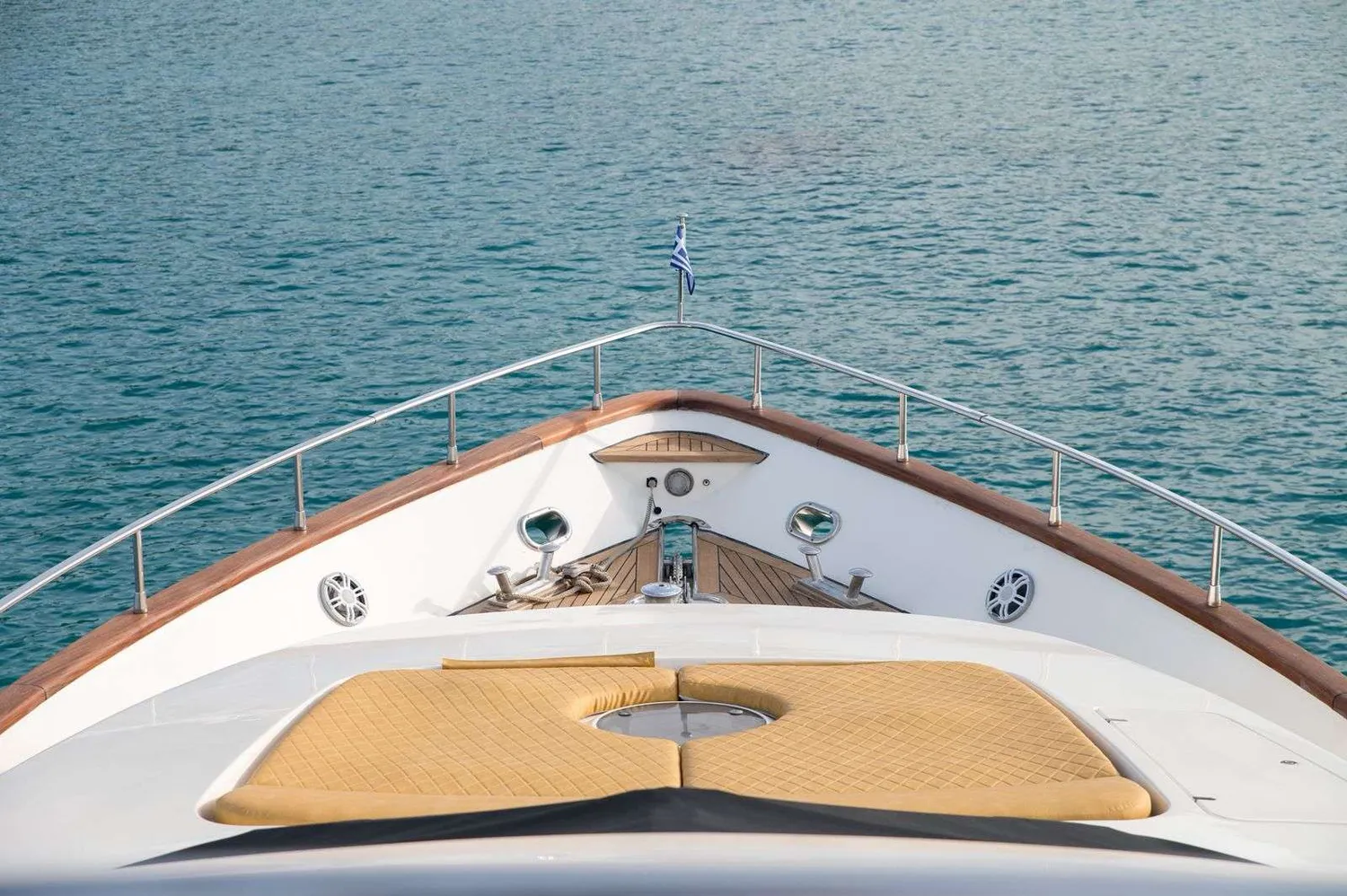 yacht-596171