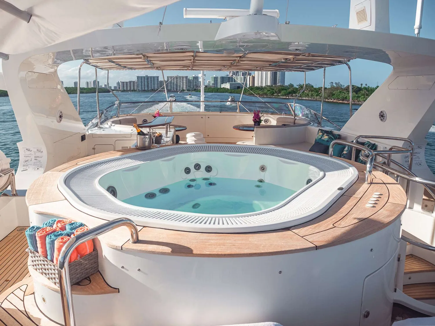 yacht-560154