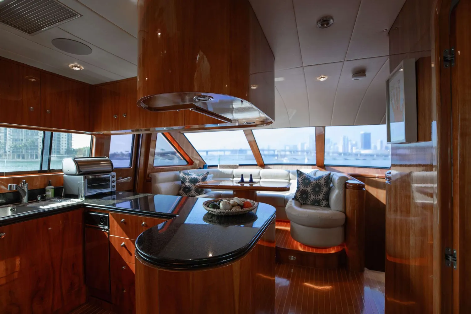 yacht-583280