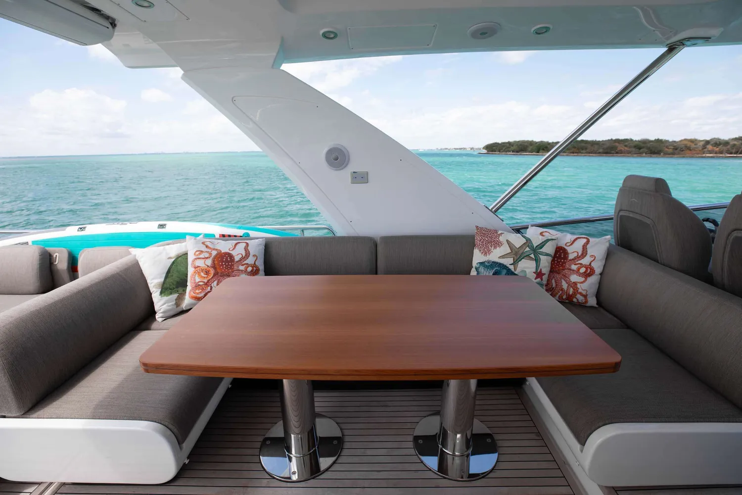 yacht-588802