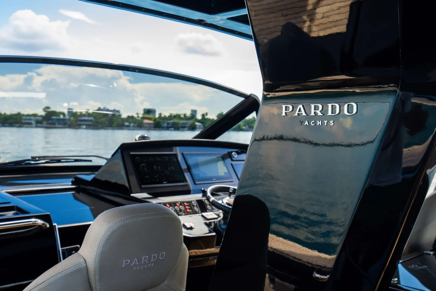 yacht-568992
