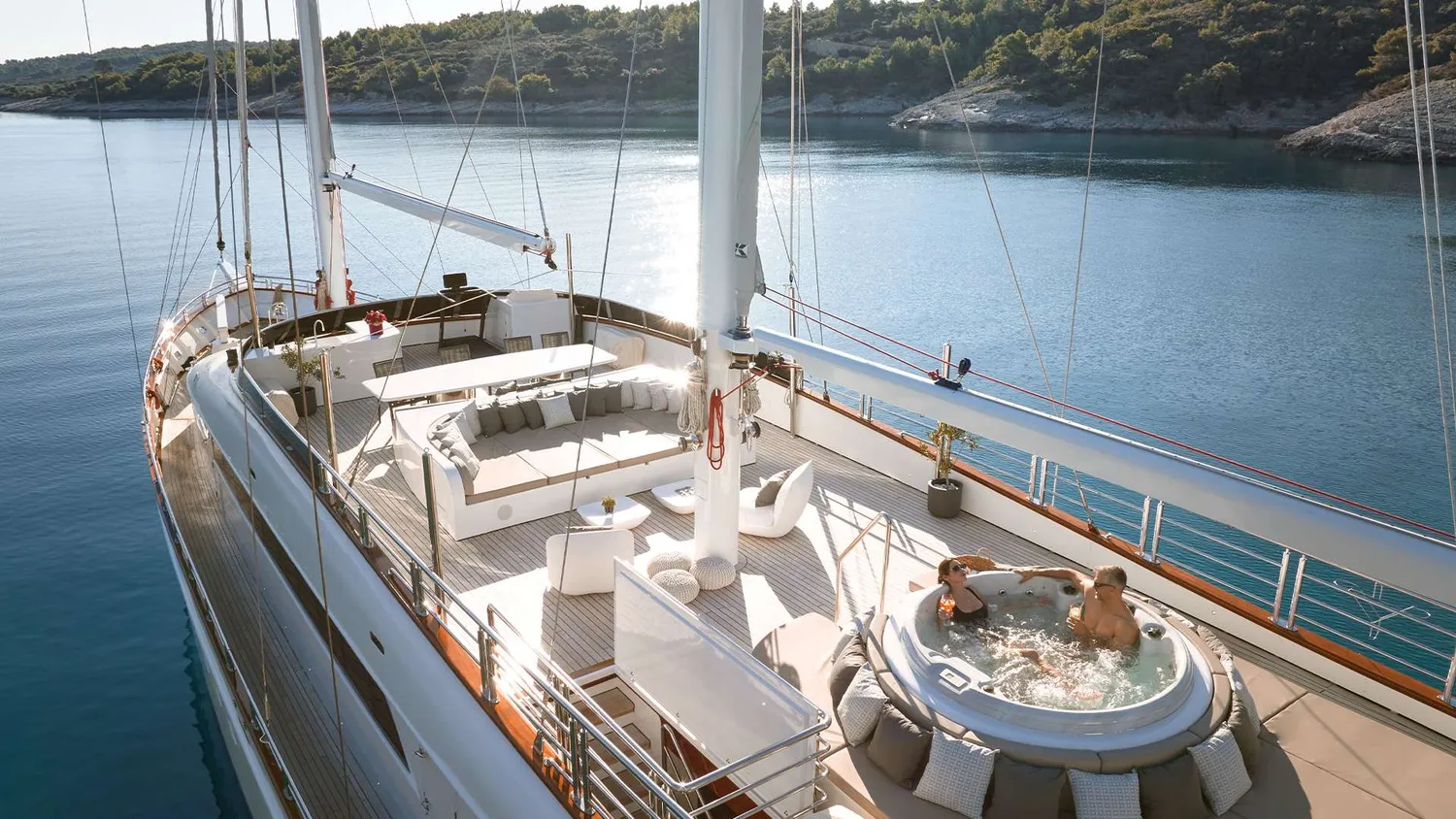 yacht-573316