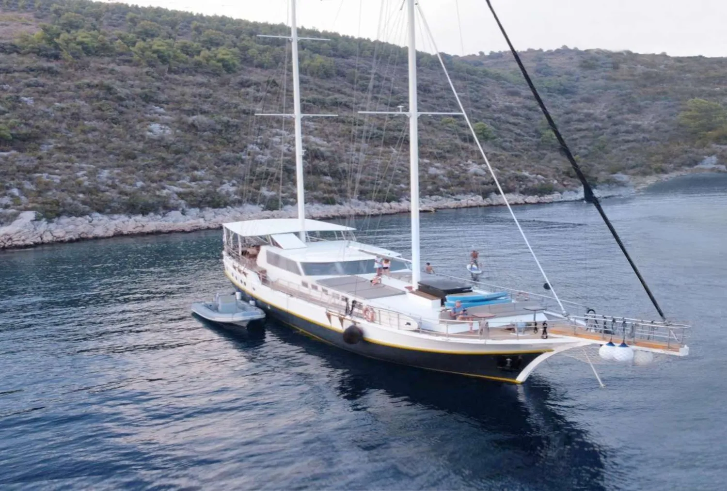 yacht-596380
