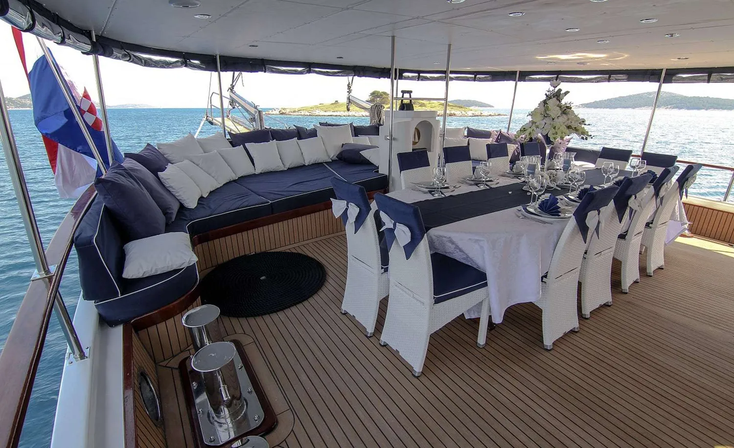yacht-562610