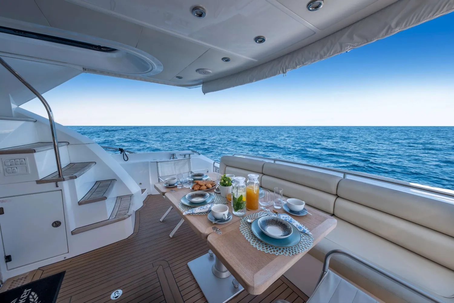 yacht-590576