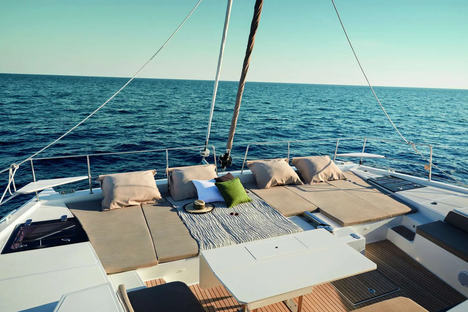 yacht-572767