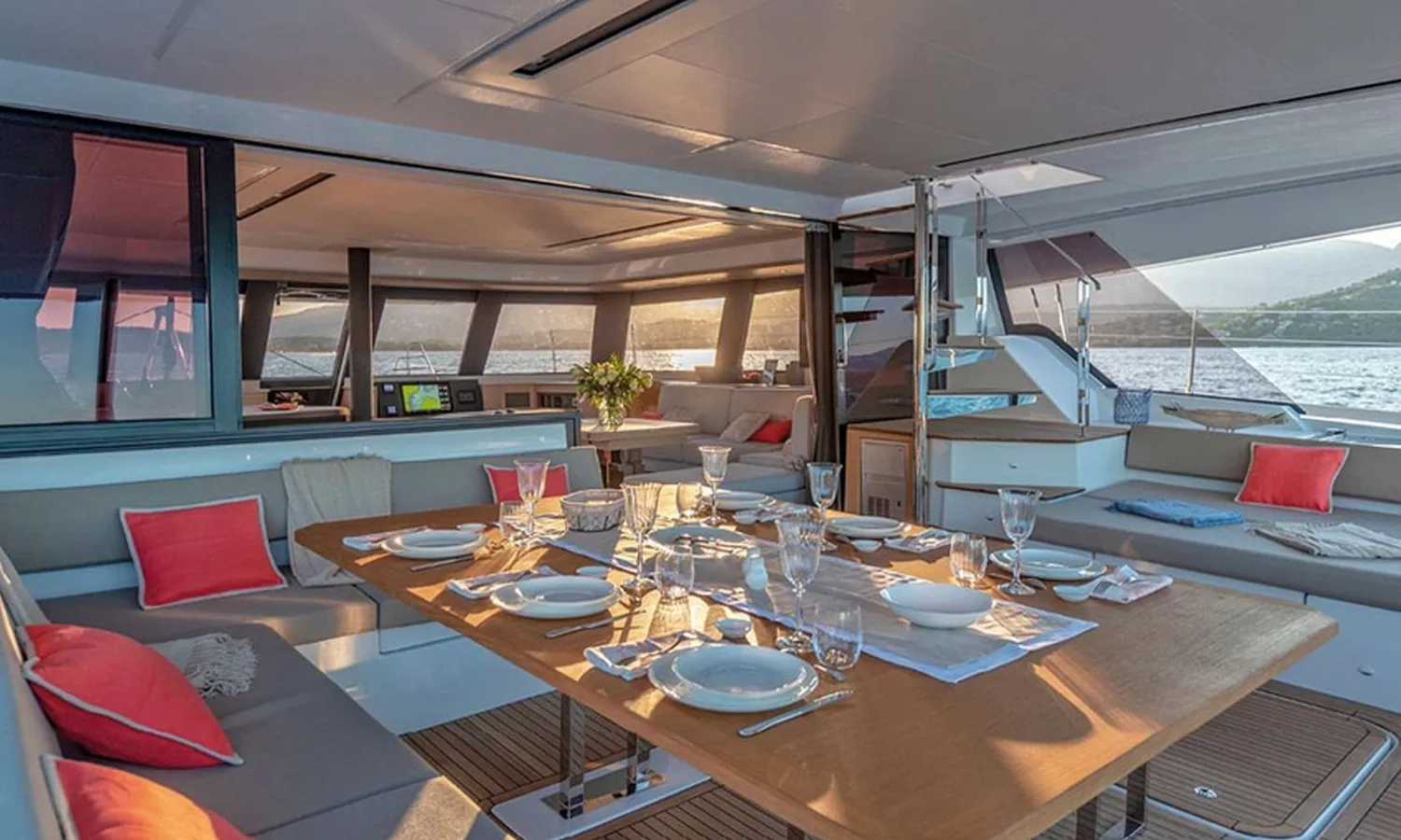 yacht-568073