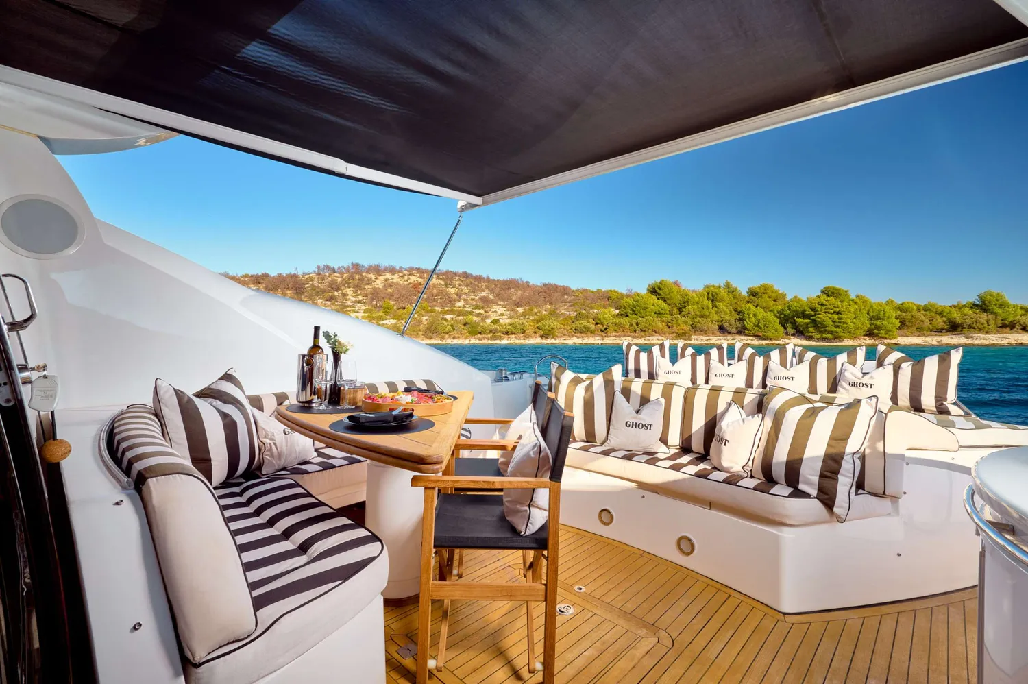 yacht-587992