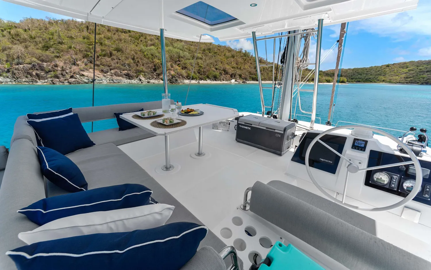 yacht-595771