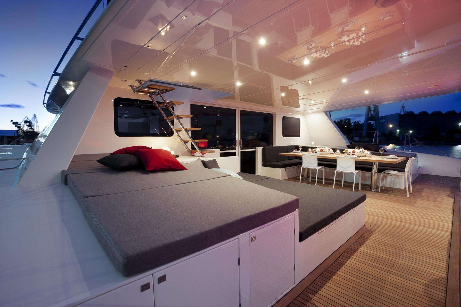 yacht-550623