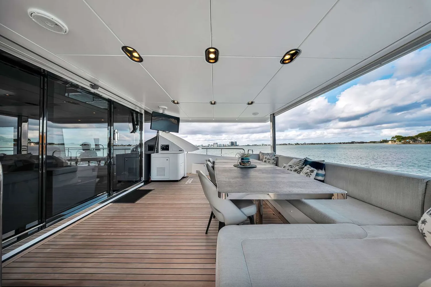 yacht-589670