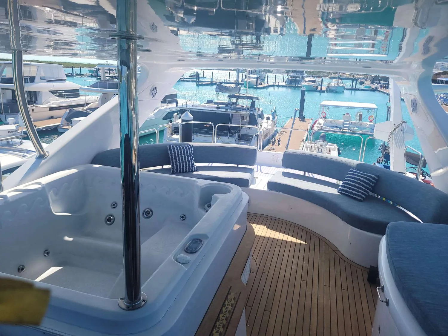yacht-571997