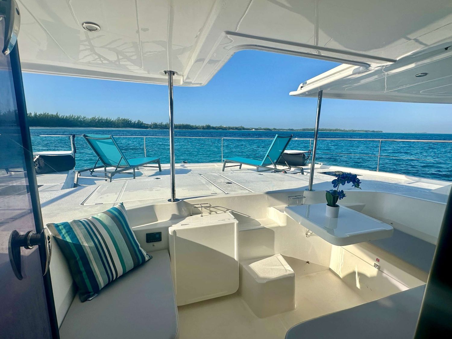 yacht-550653