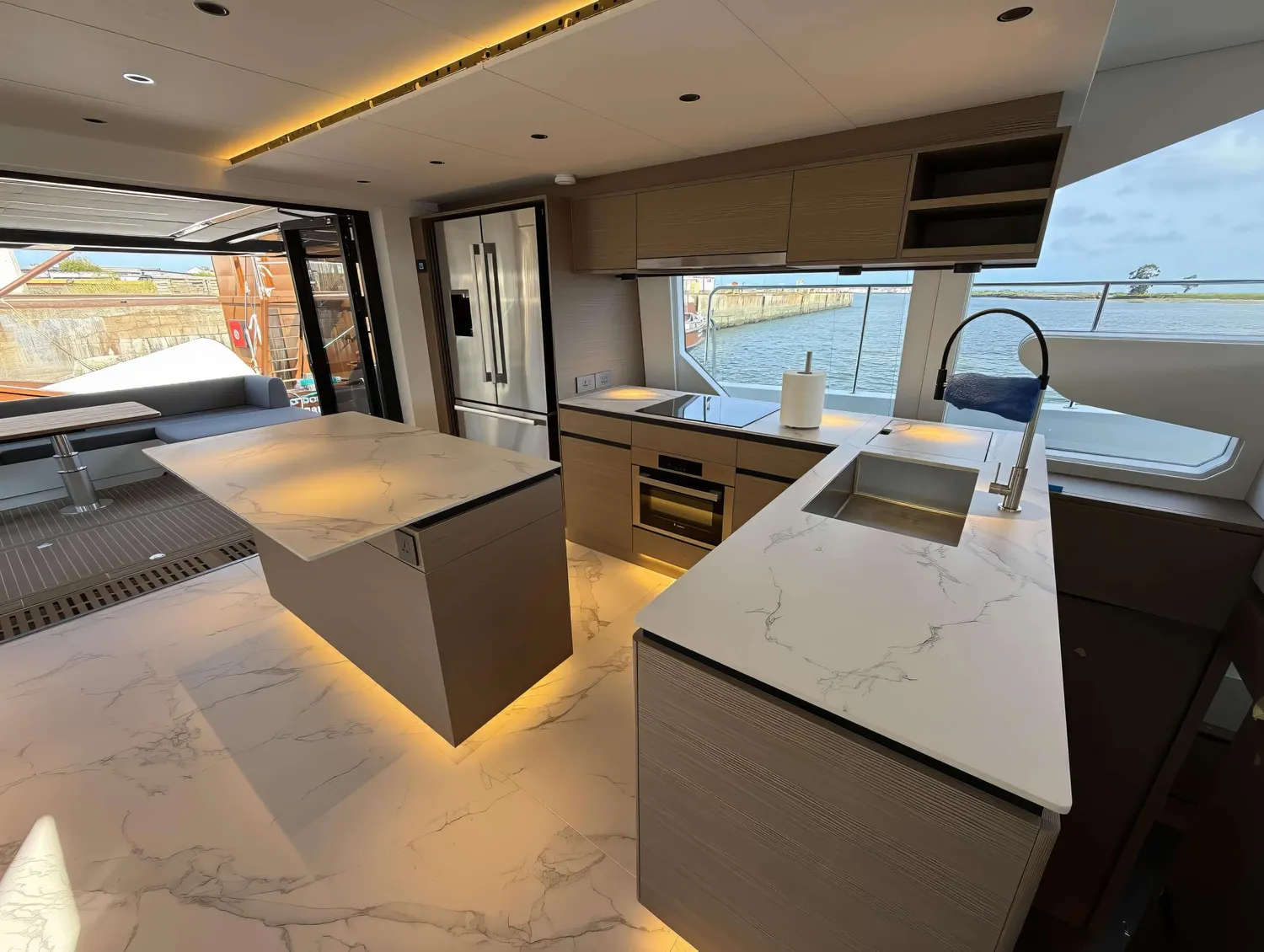 yacht-596007