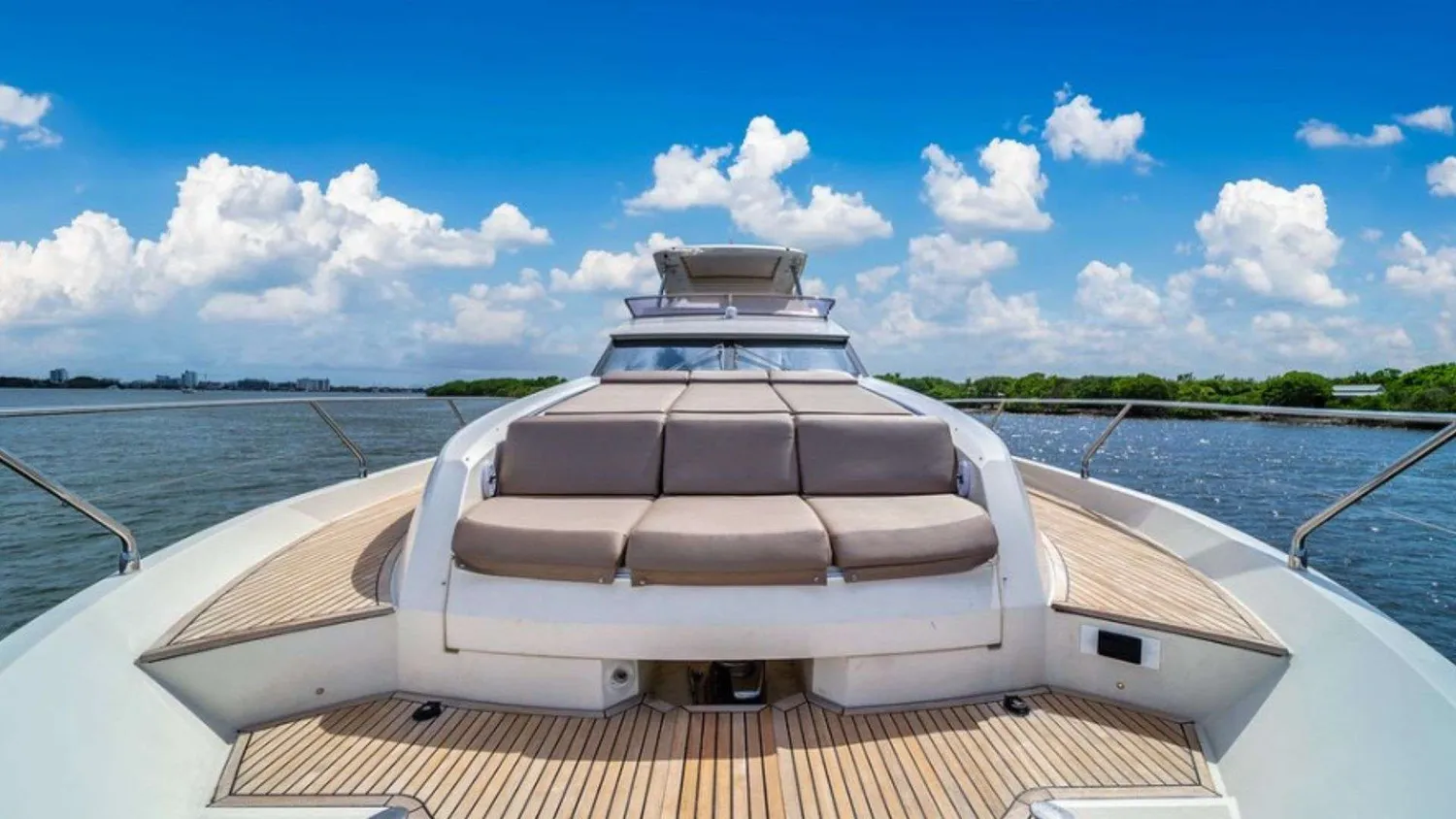 yacht-581100