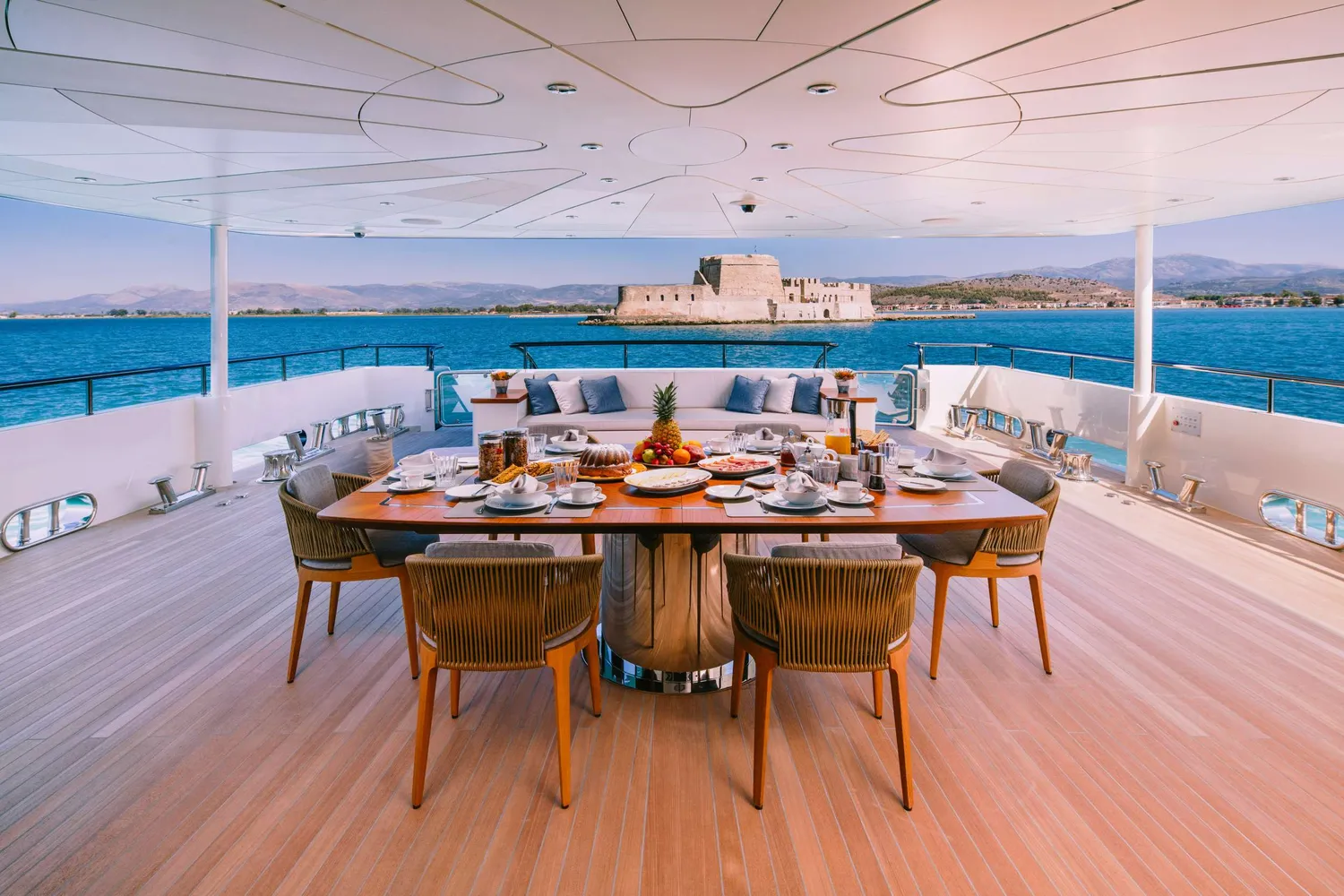yacht-588788