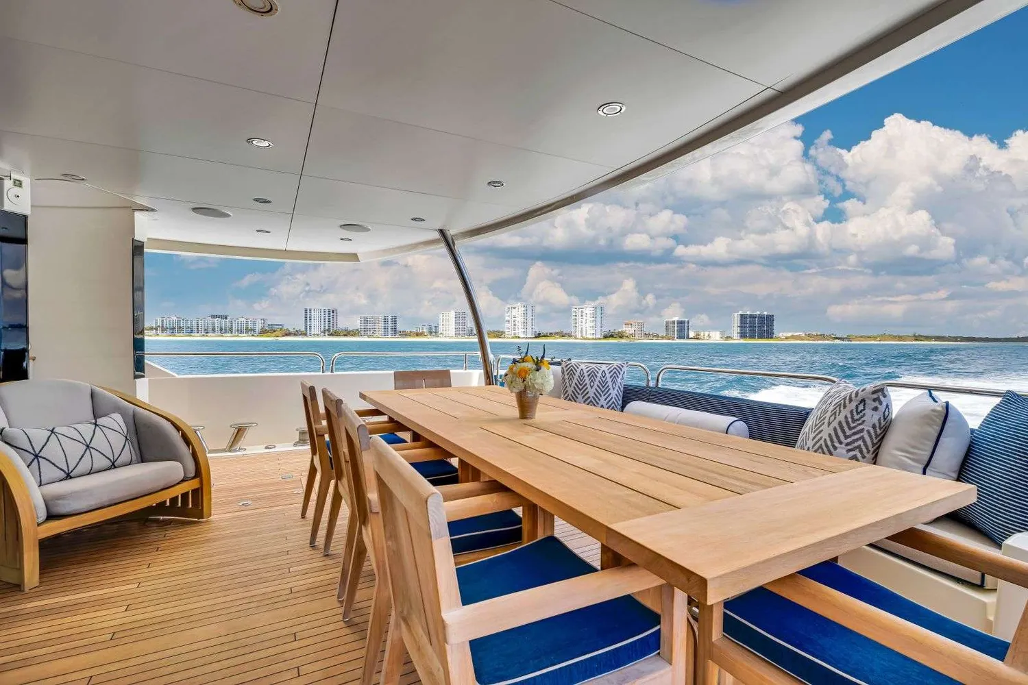 yacht-579793