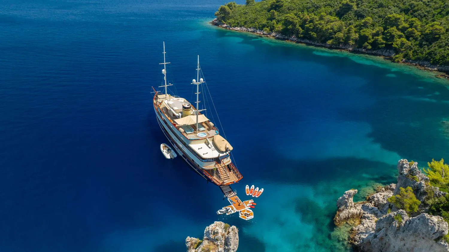 yacht-588223