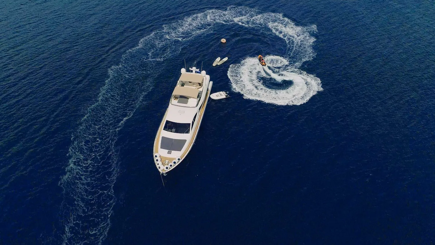 yacht-593375