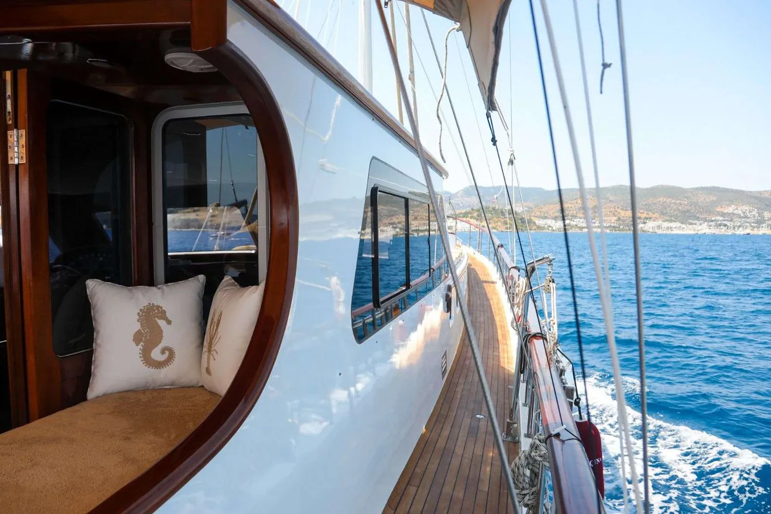 yacht-585056