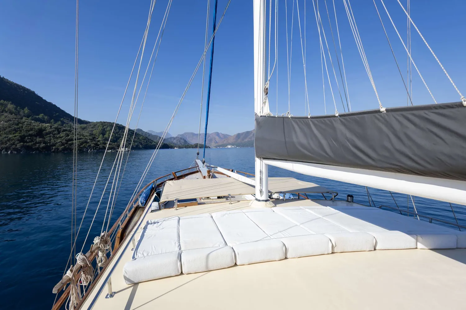 yacht-593502