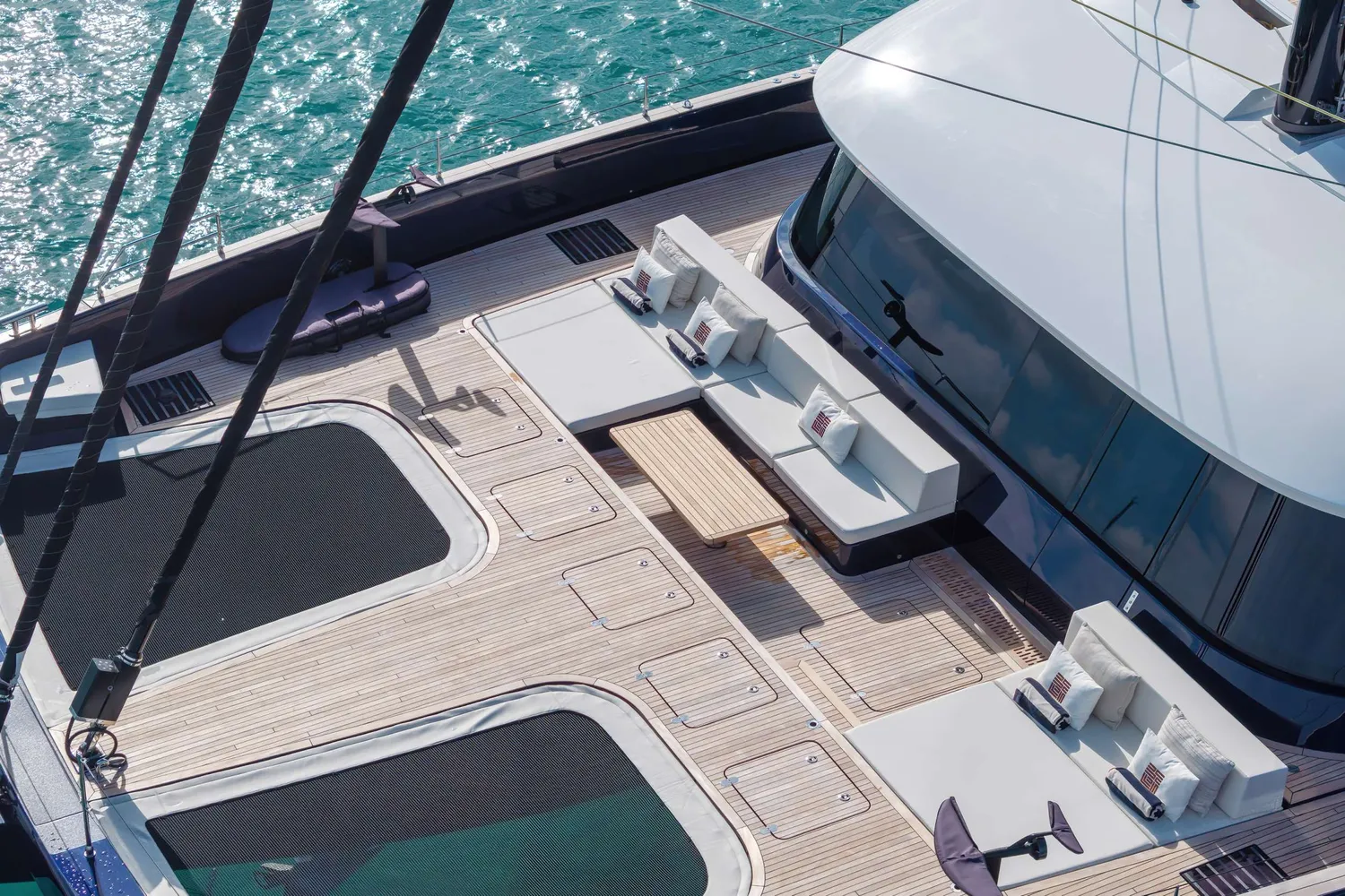 yacht-597693