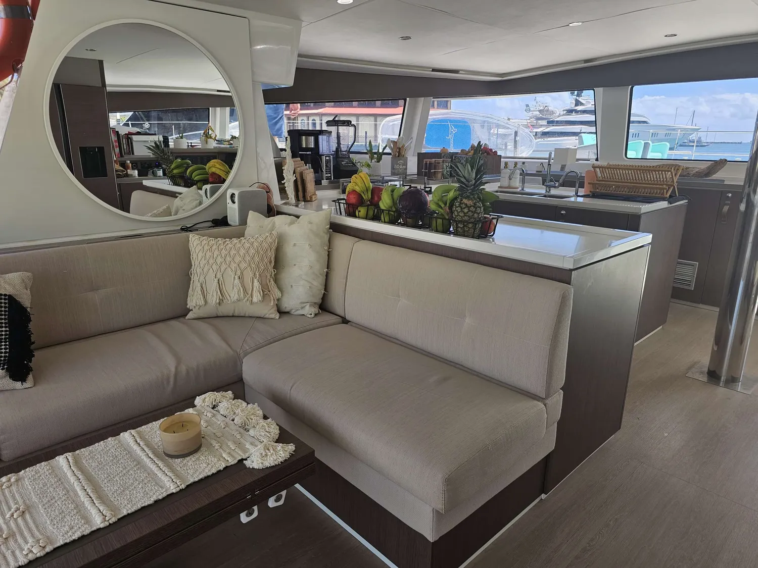 yacht-569839