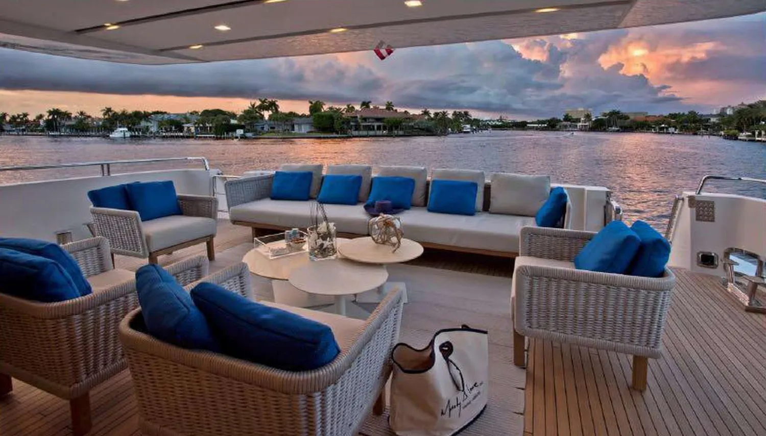 yacht-571737