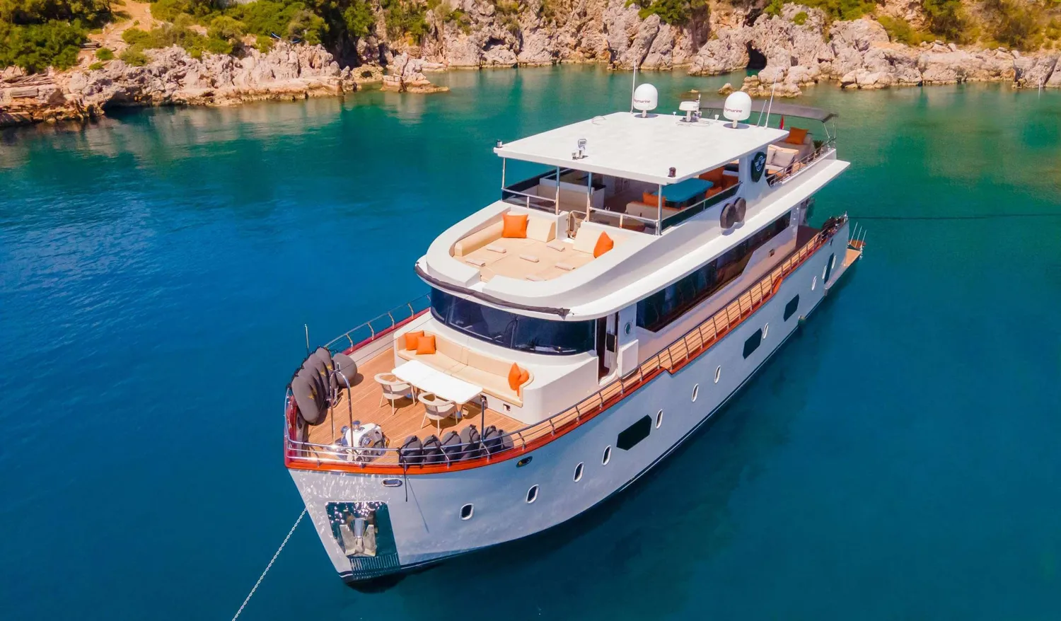 yacht-593352
