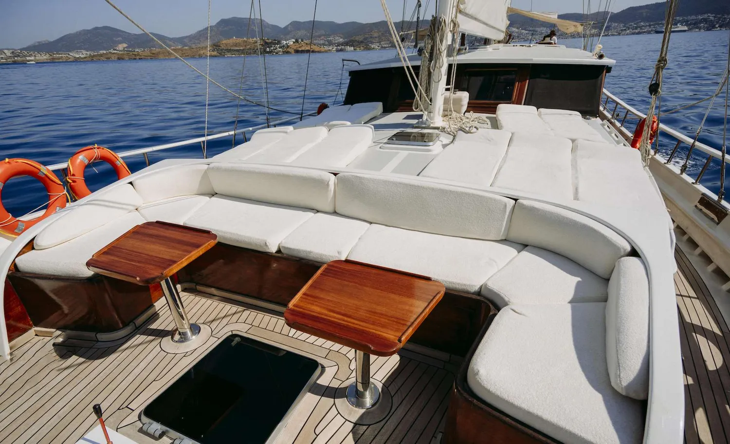 yacht-570718