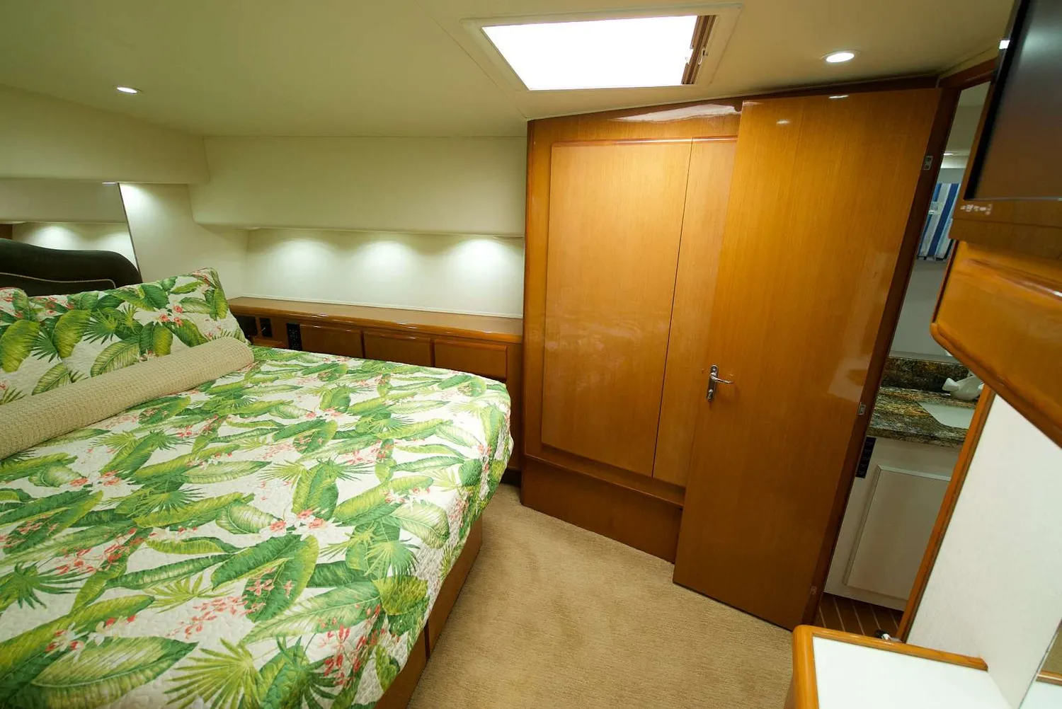 yacht-595373