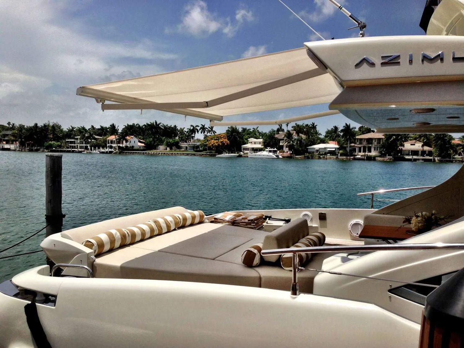 yacht-592572