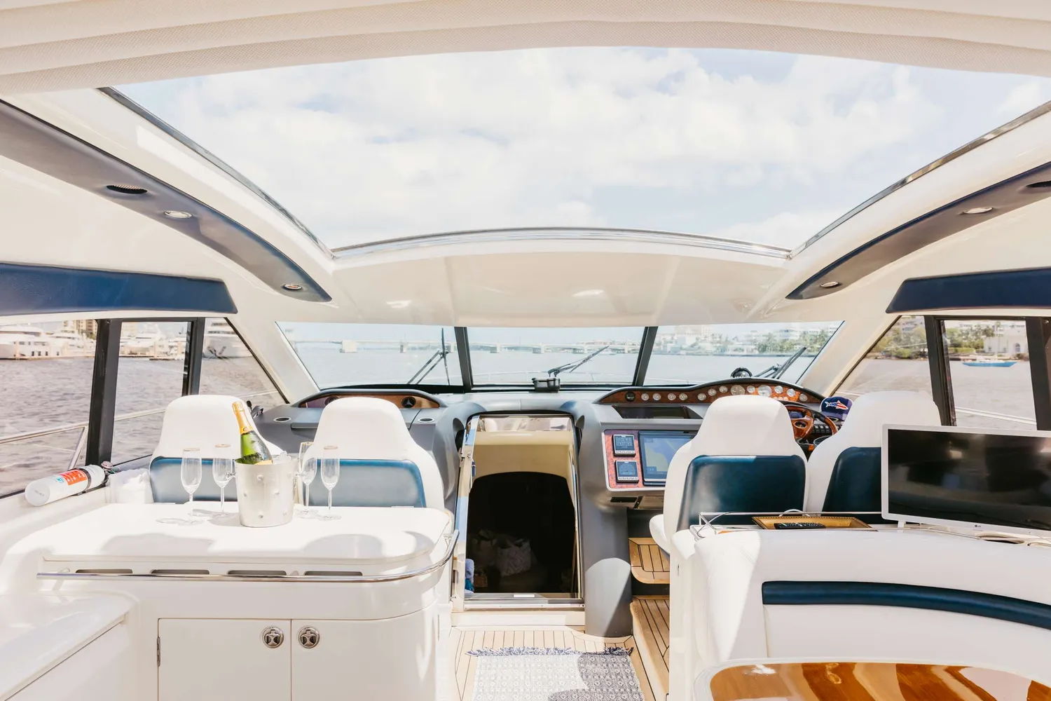 yacht-596473