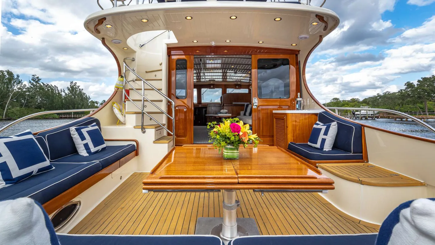 yacht-570972