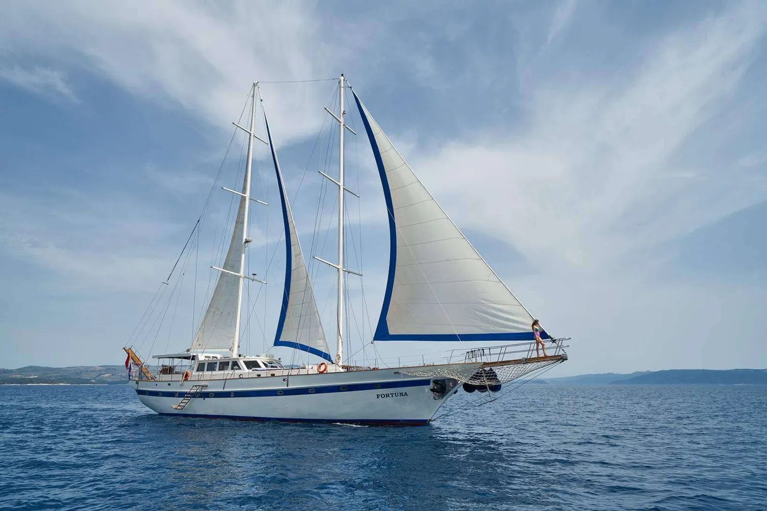 yacht-592437