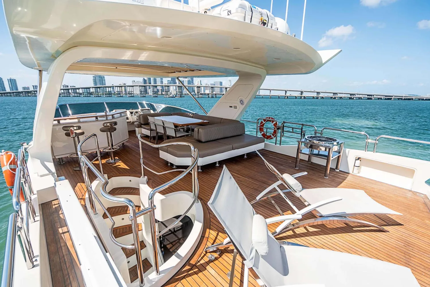 yacht-591447