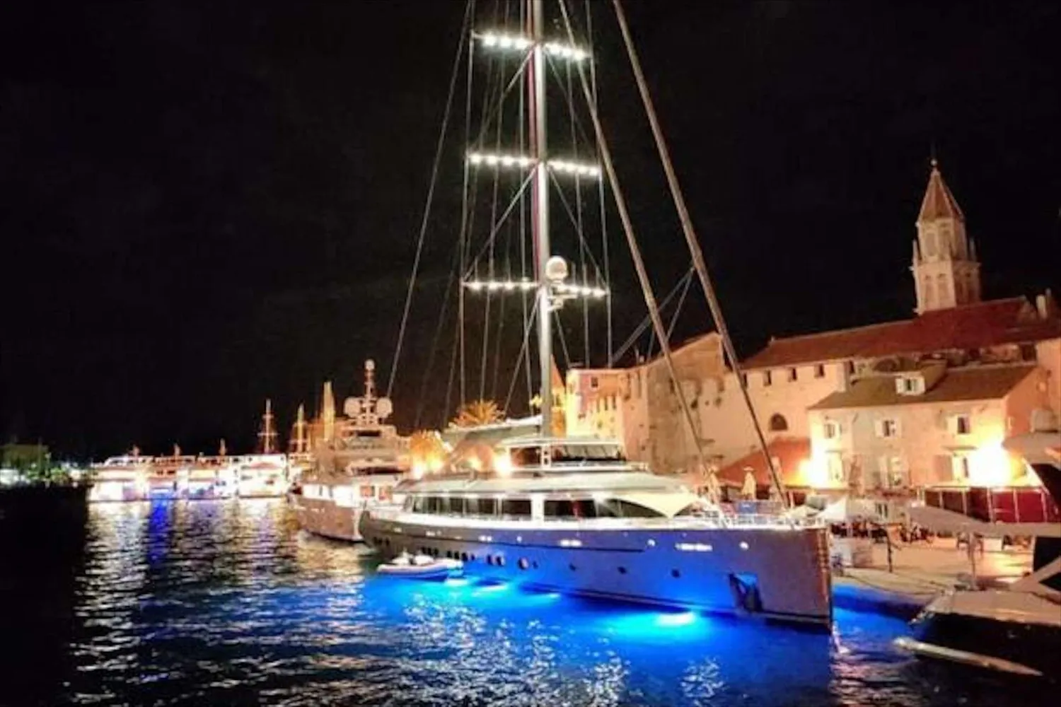 yacht-585277