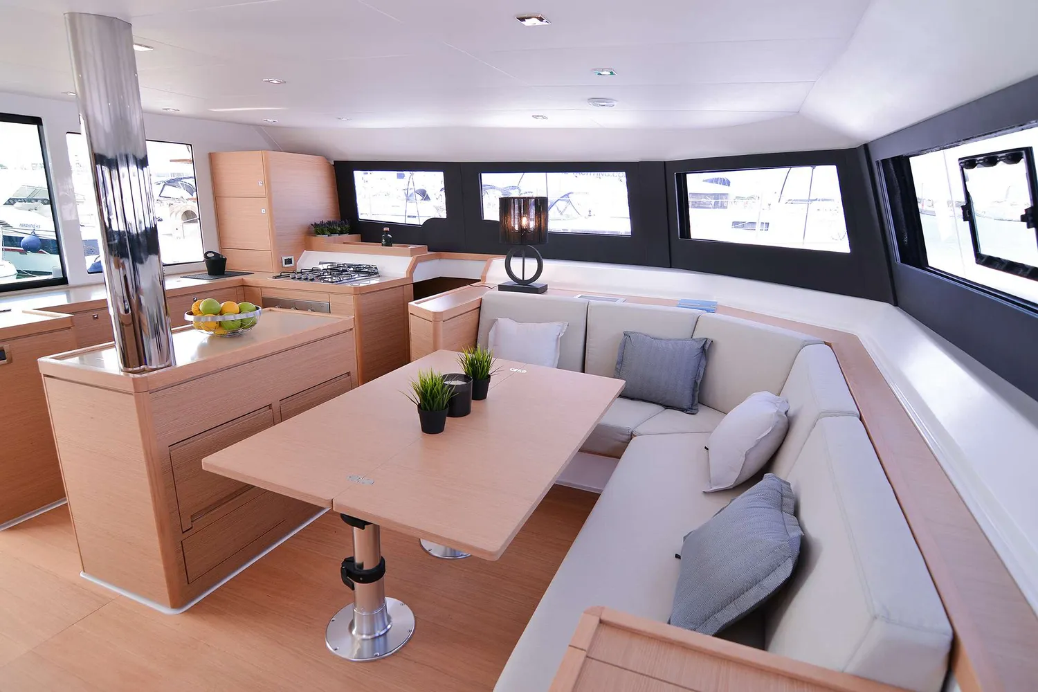 yacht-563620