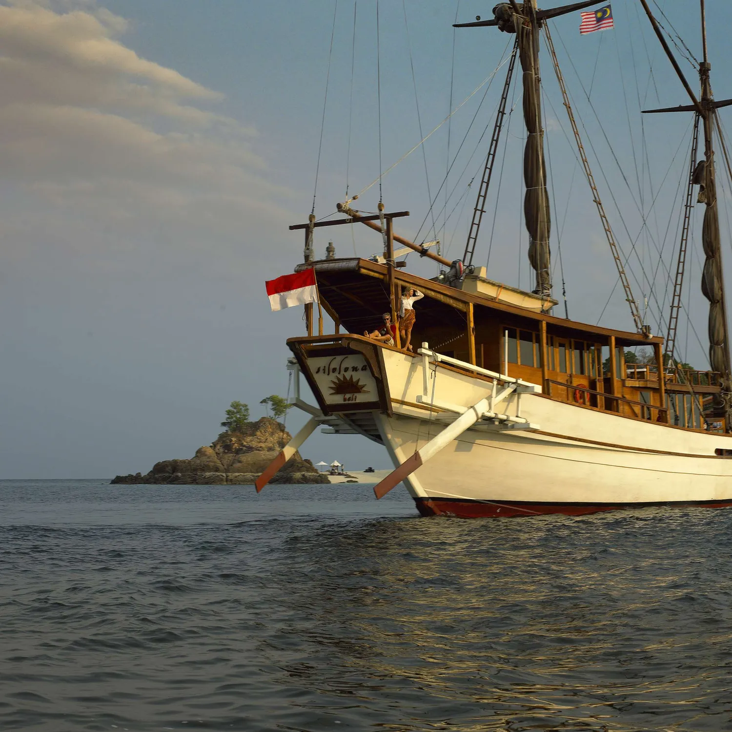 yacht-588959